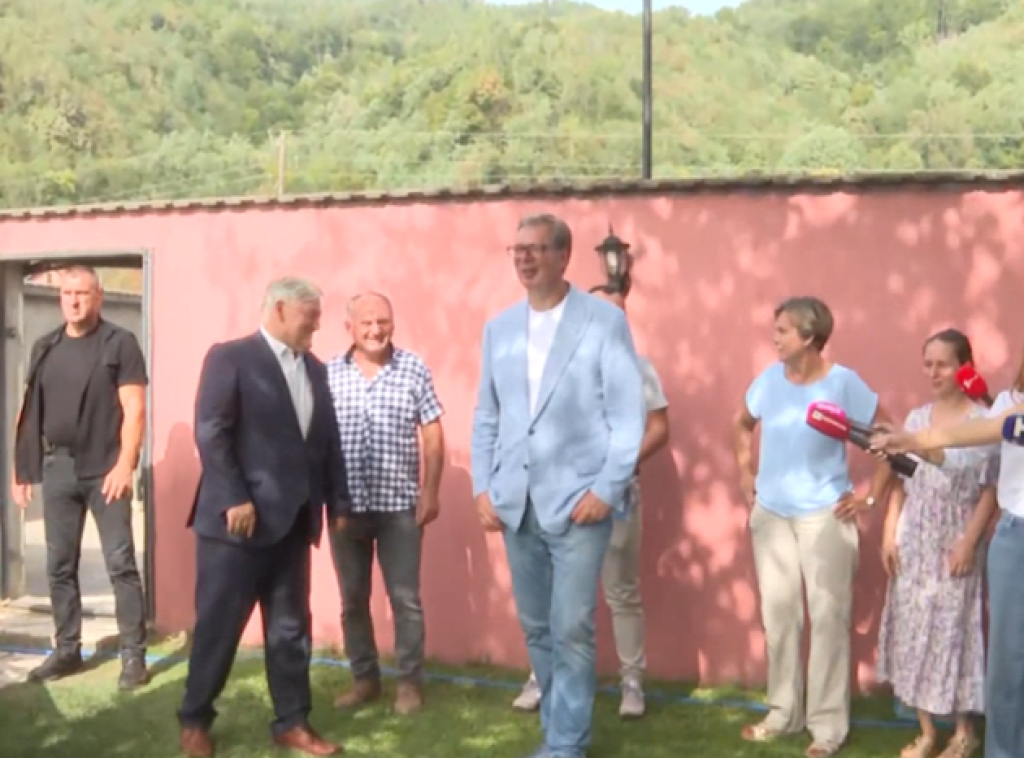 Vučić: Od mene nisu tražili da pokažem poštovanje prema žrtvama, već da unizim Srbiju