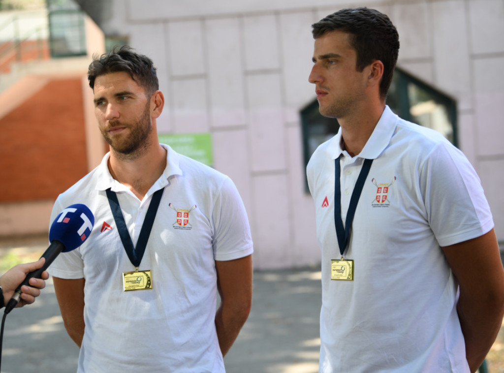 Srpski veslači Martin Mačković i Nikolaj Pimenov osvojili srebrnu medalju na SP