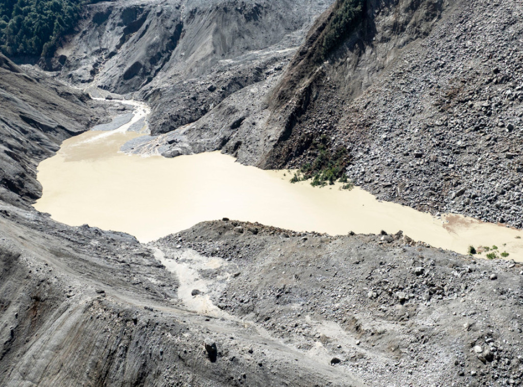 Broj žrtava u poplavama u Nepalu povećan na 579, nestalo 1.924 osoba