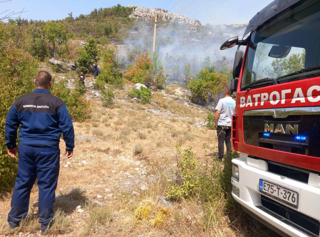 Požari i dalje aktivni širom regiona, situacija stabilnija u Trebinju