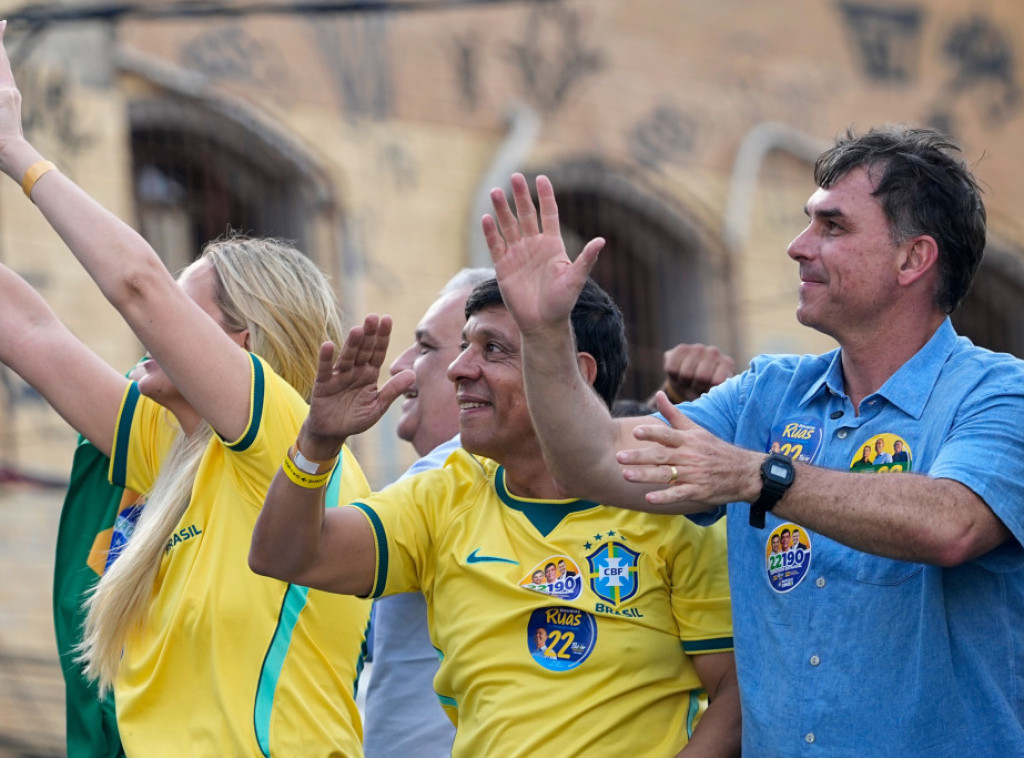 Flavio Bolsonaro obećao da će poštovati rezultate izbora u Brazilu