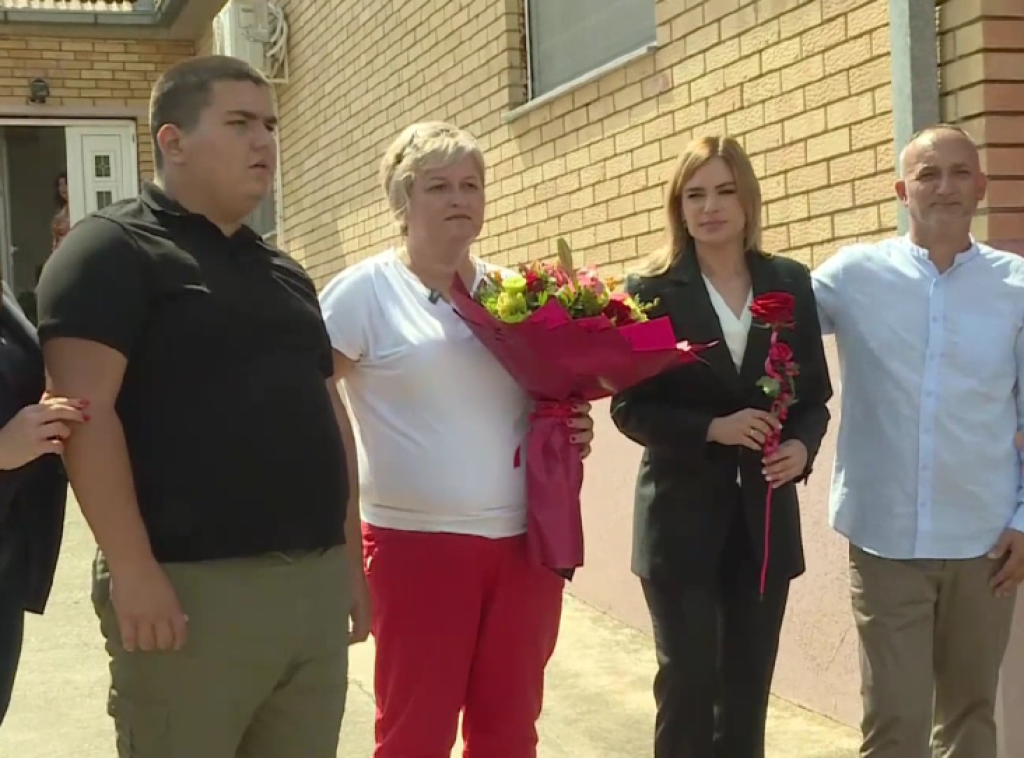 Milica Đurđević Stamenkovski posetila porodicu Janković čiji sin boluje od autizma