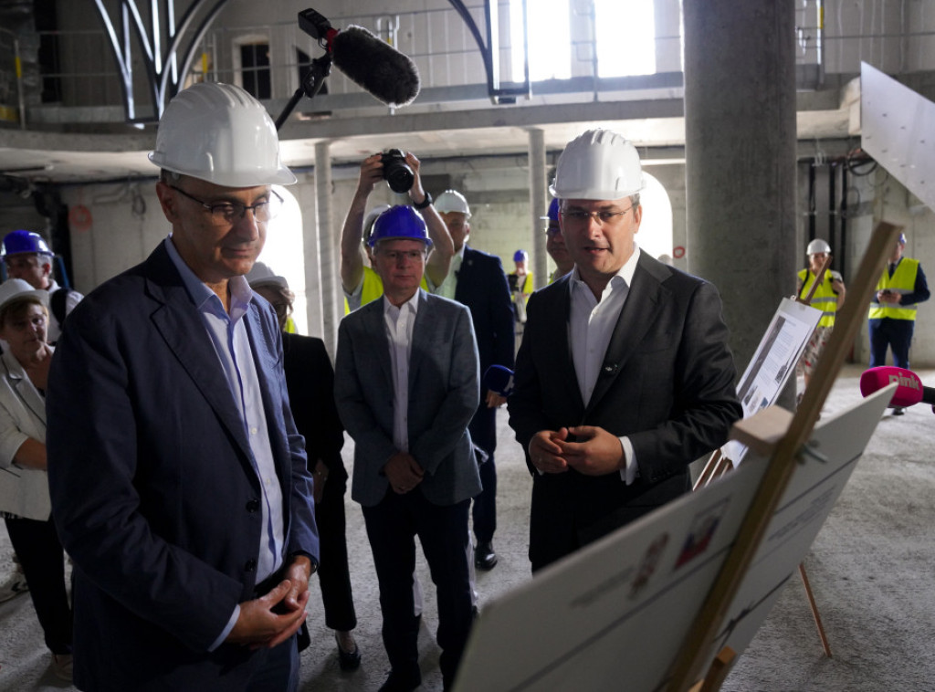 Premijer Macut i ministar Selaković obišli radove na budućem Arheološkom muzeju