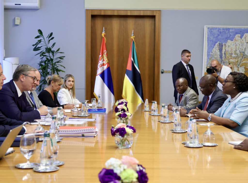 Vučić se sastao sa predsednicom Vlade Republike Mozambik Marijom Benvindom Levi
