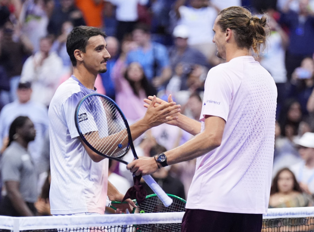 Zverev posle pet setova pobedio Sonega za plasman u drugo kolo US opena
