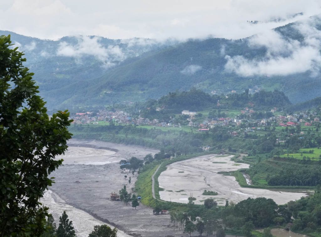 Broj poginulih u poplavama u Nepalu povećan na 1.252, a 4.875 osoba nestalo