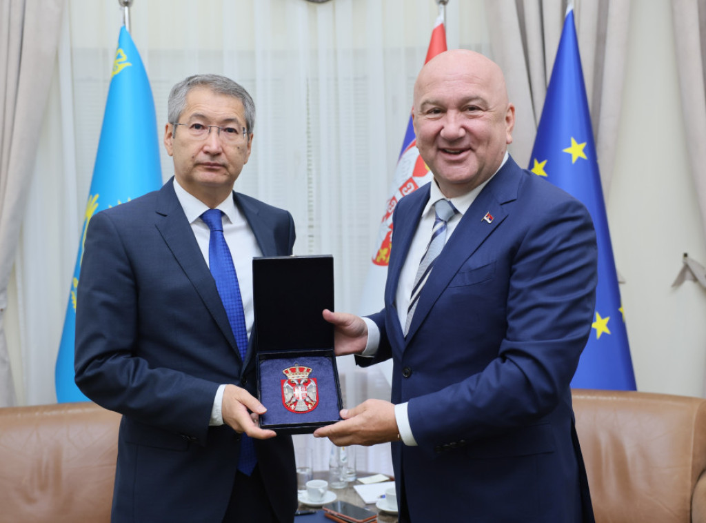 Ministar Popović i ambasador Kazahstana razgovarali o daljem jačanju ekonomske saradnje dve države
