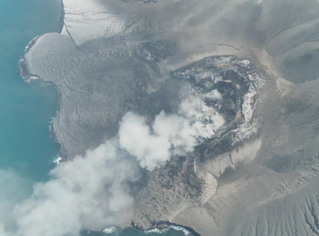 Erupcija vulkana zarobila 150.000 putnika u Indoneziji