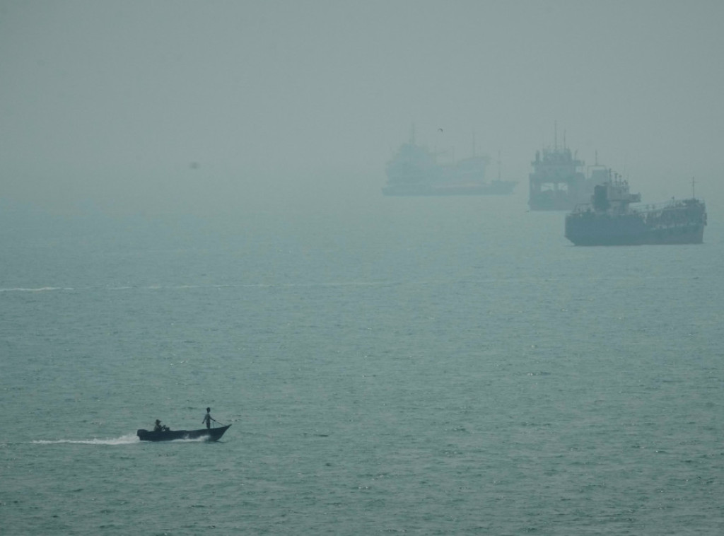 UKMTO: Tanker pogođen nepoznatim projektilom u Ormuskom moreuzu