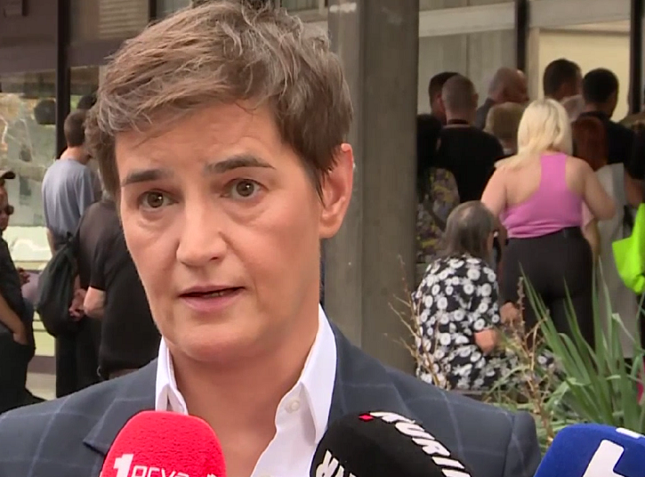 Ana Brnabić sa građanima u Batajnici: Daleko smo premašili broj potrebnih potpisa