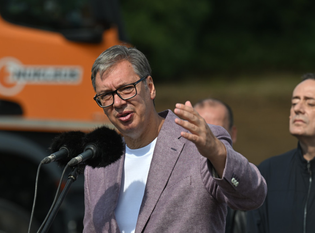 Vučić: Do kraja godine otvorićemo još 60 kilometara autoputeva i brzih saobraćajnica