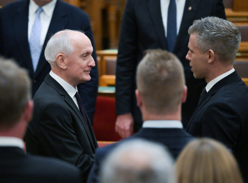 Mađar najavio ukidanje ograničenja za usvajanje dece od strane istopolnih parova