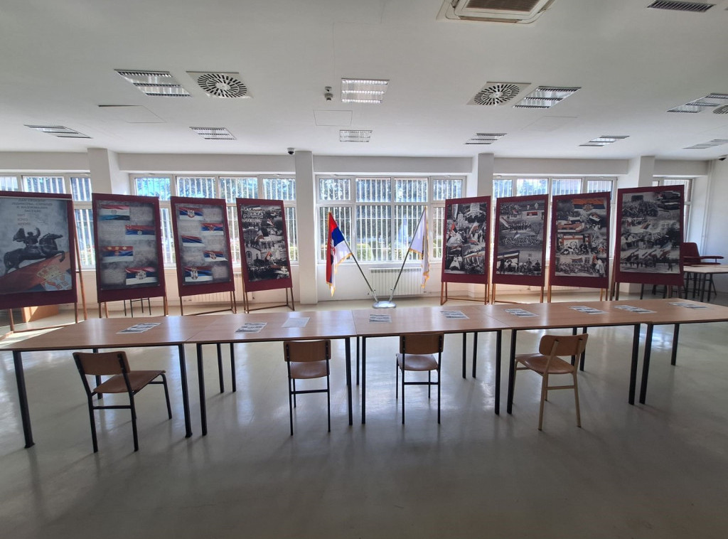 U Kazneno-popravnom zavodu Niš prvi put izložba za osuđenike povodom Dana srpskog jedinstva