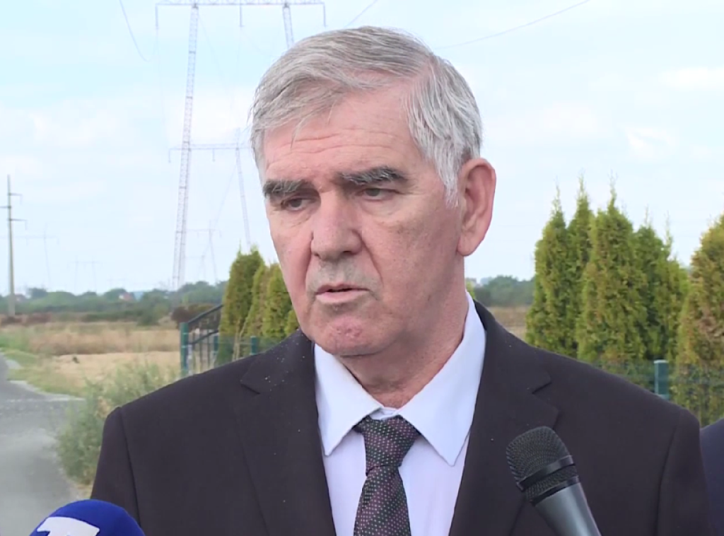 Beriša u Obrenovcu obišao romsko naselje: Romi su ravnopravni građani Srbije