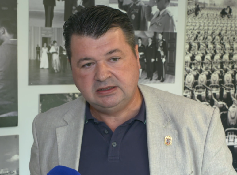 Vladan Petrov: Na izborima borba između SNS i fluidnog udruženja građana