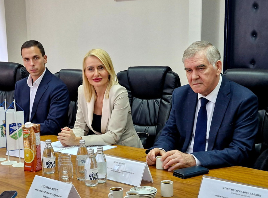 Beriša u poseti Raškom upravnom okrugu: Gradimo Srbiju u kojoj svi imaju jednake šanse