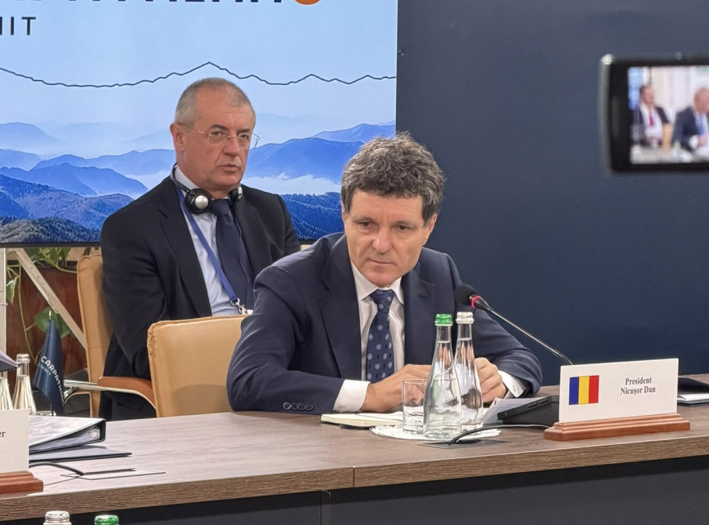 Rumunski predsednik sa Zelenskim o ubrzanju projekta proizvodnje dronova