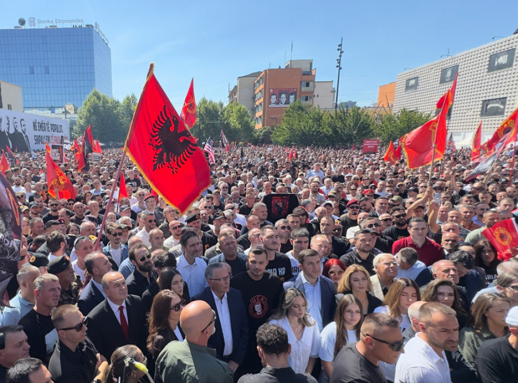U Prištini i sinoć protest zbog presude bivšim vođama tzv. OVK za ratne zločine