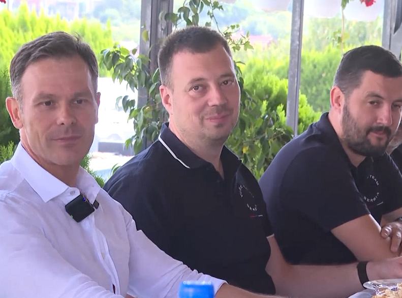Siniša Mali posetio porodicu Ristić na Zvezdari: Srbija ne sme i neće da stane