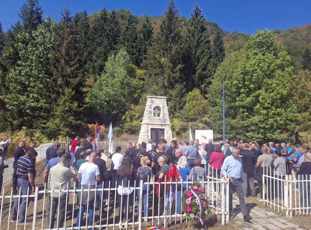 Obeležene 34 godine od zločina na Papratnoj njivi kod Foče