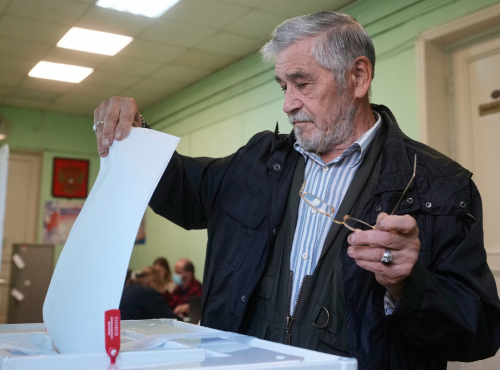 Jedinstvena Rusija ubedljivo vodi na izborima za Državnu dumu