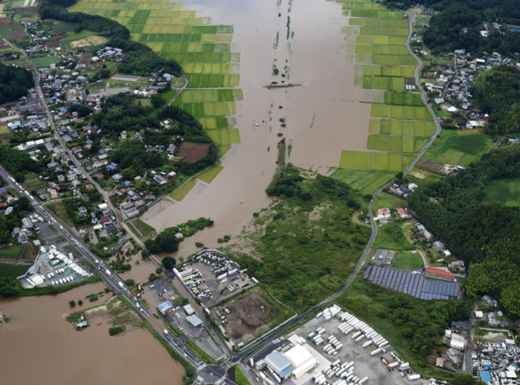 Japan: Jedna osoba poginula u klizištu zbog tajfuna Dudžuan