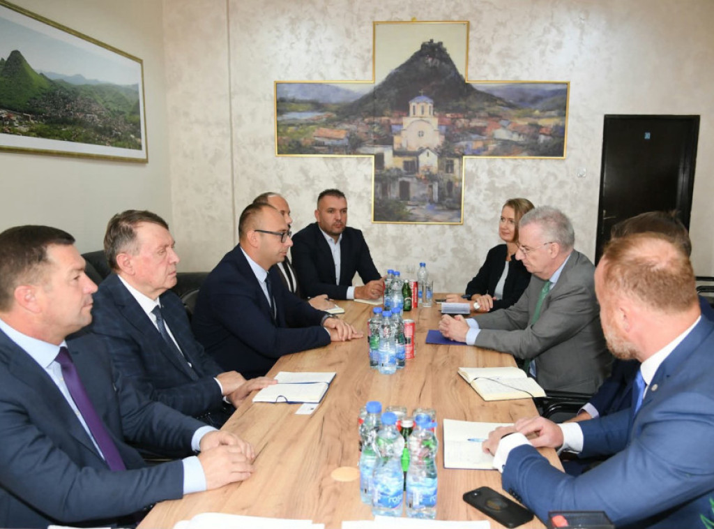 Delegacija Srpske liste sa Šubelom o problemima sa kojima se Srbi na KiM suočavaju