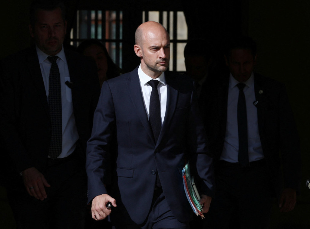 Francuski ministar Baro kritikovao Marin Le Pen i Melanšona zbog izjava o Ukrajini