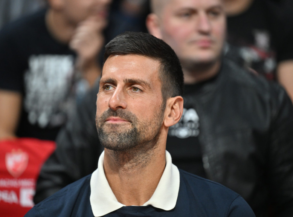 Đoković prati meč između košarkaša Crvene zvezde i Žalgirisa u Evroligi
