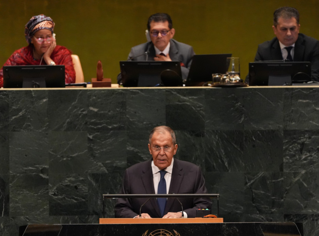 Lavrov: Zapad ugrožava živote milijarde ljudi, a od Srbije traži da se odrekne KiM