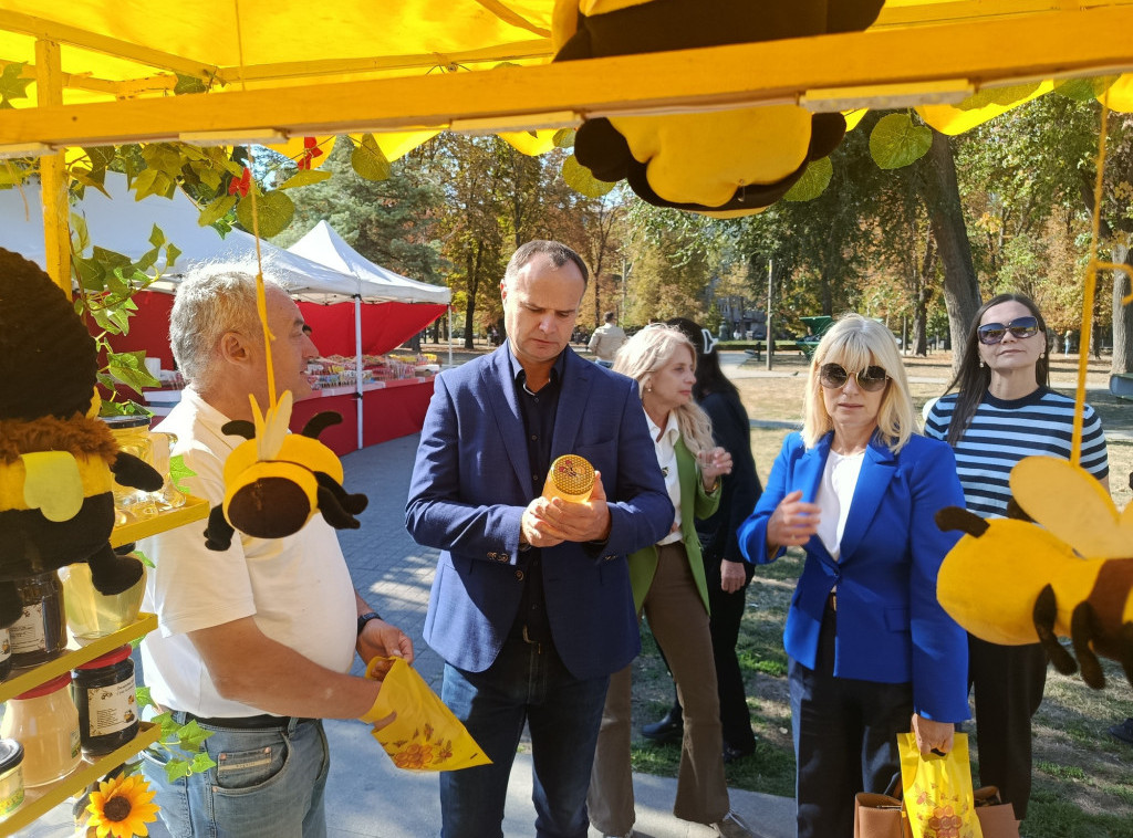Otvoren 52. Međunarodni sajam pčelarstva na Tašmajdanu