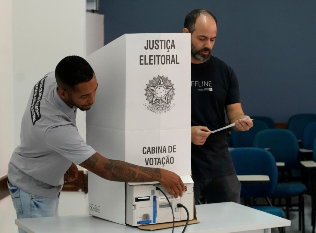 U Brazilu sutra opšti izbori, glavni rivali za predsednika Lula i Bolsonaro