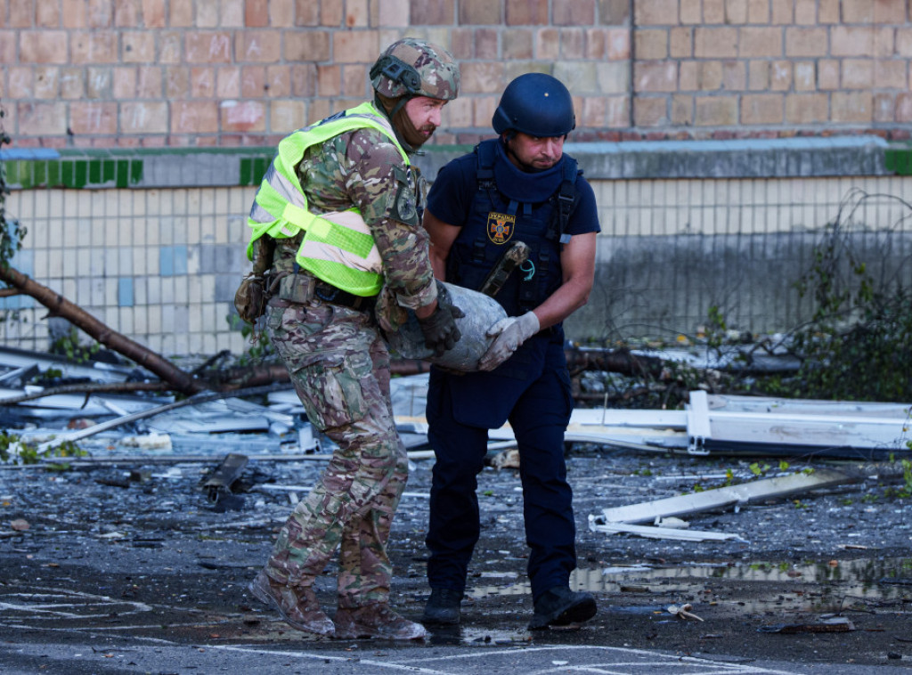 Ruski dron pogodio kolovoz na Severnom mostu u Kijevu
