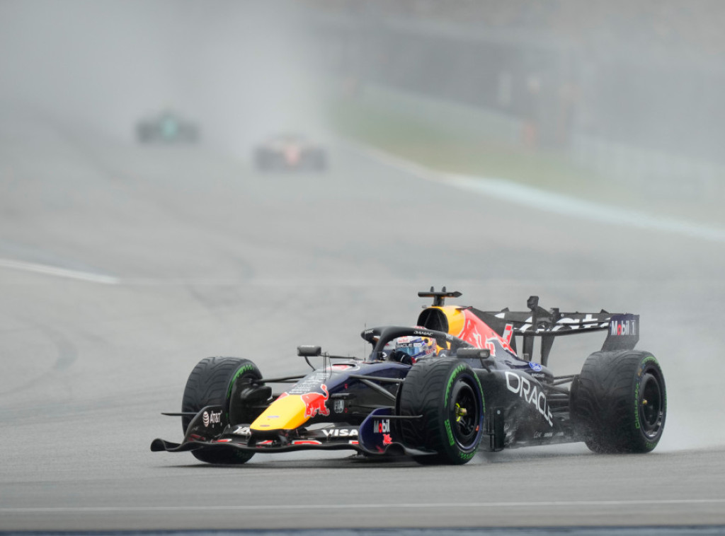 F1: Startovala trka za Veliku nagradu Bahreina