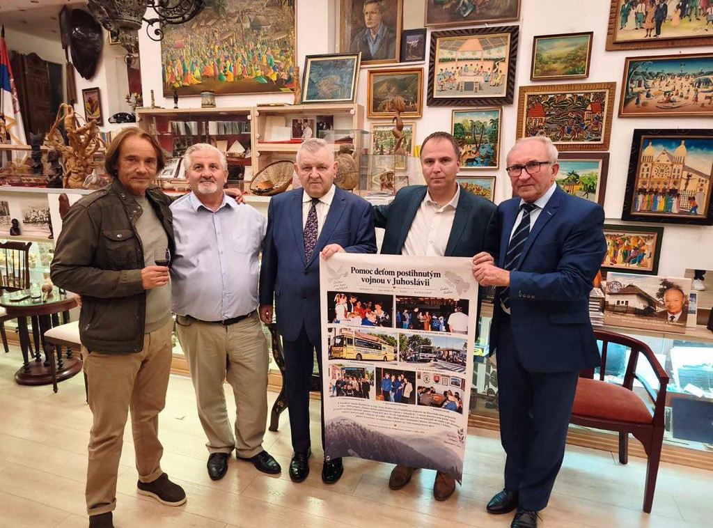Otvorena izložba o slovačkim velikanima u Adligatu