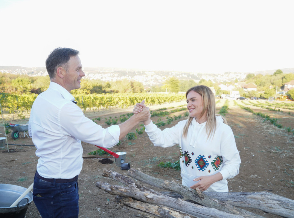 Mali posetio vinograd Stamenkovski, potom zajedno razgovarali s građanima Kaluđerice