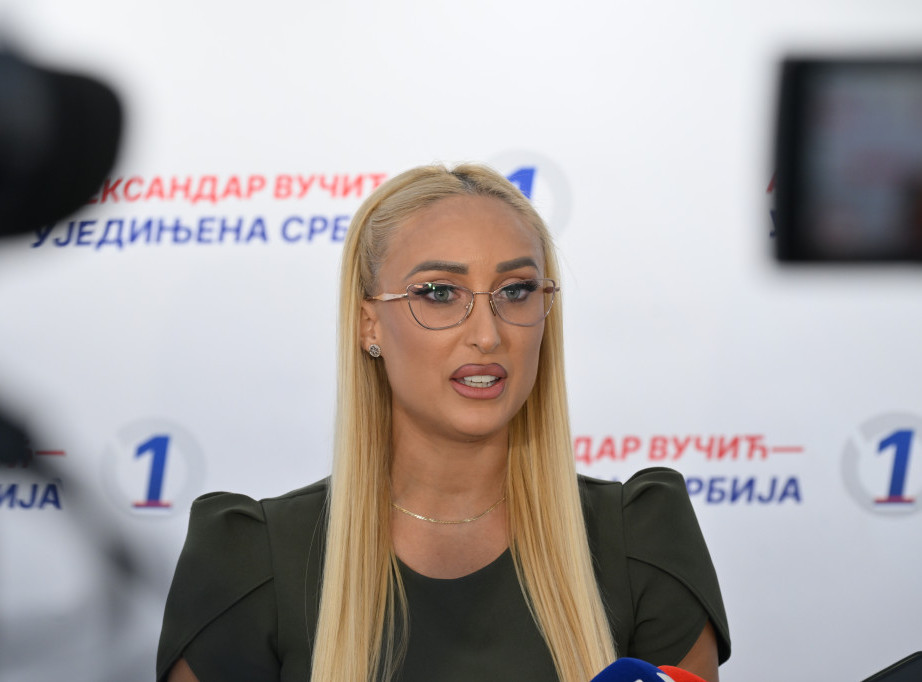 Mediji: Pristalice Studentske liste u Valjevu napale Ninu Kuburović i Tanju Zdravković