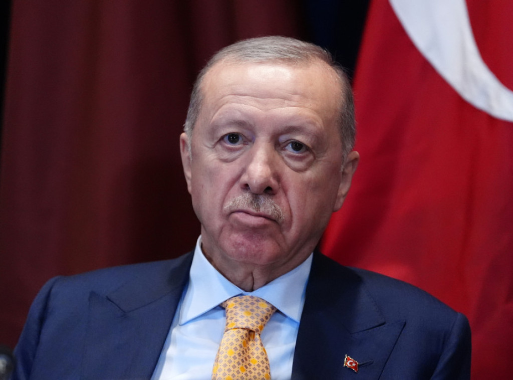Gradonačelnik Izmira, opozicionog uporišta Turske, pridružio se Erdoganovoj stranci