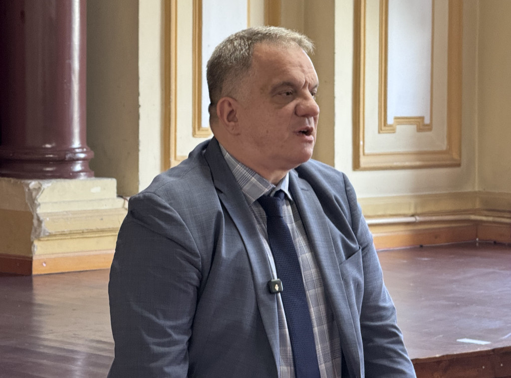 Dejan Vuk Stanković sa prosvetnim radnicima iz Subotice o izazovima u prosveti