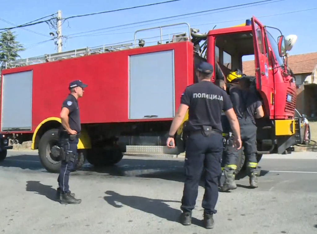 MUP: Lokalizovan požaru u Barajevu, nema povređenih, evakuisano 17 osoba