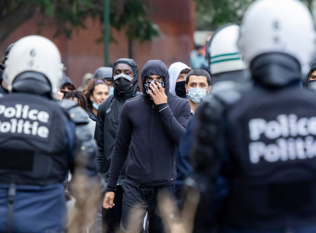 Brisel: Policija se sukobila s maskiranim napadačima tokom protesta zbog mera štednje