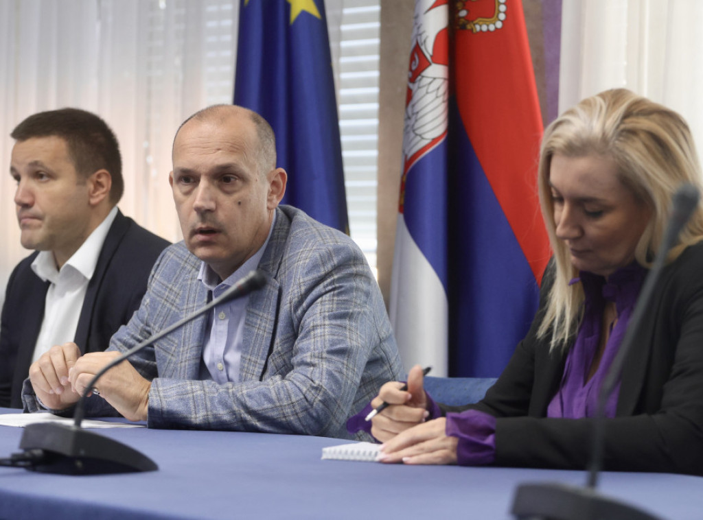 Lončar sa najboljim diplomcima medicinskih fakulteta iz Srbije