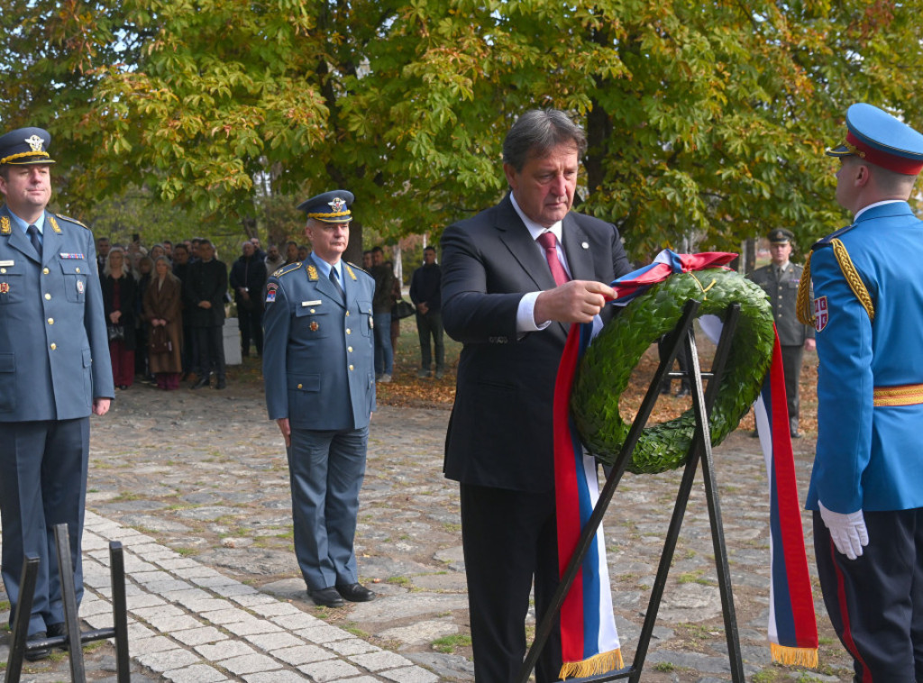 Gašić položio vence povodom obeležavanja Dana oslobođenja Kruševca