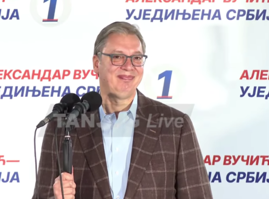 Počeo skup liste "Ujedinjena Srbija" u Šapcu, obraća se Vučić