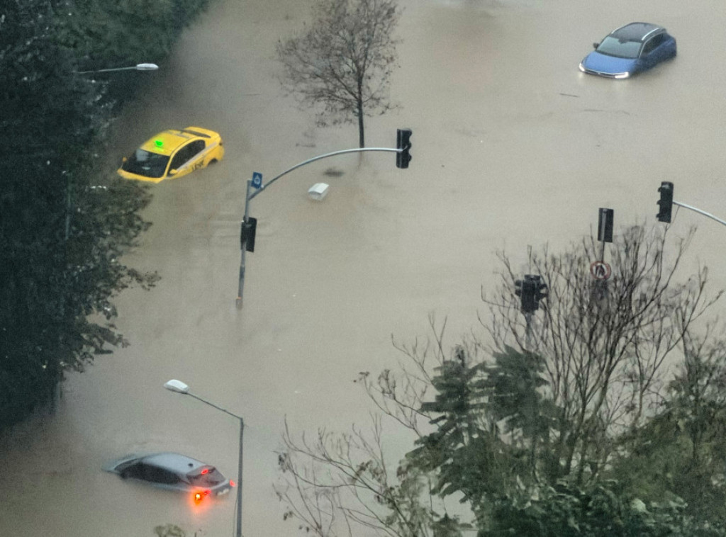 Istanbul: Obilne kiše i poplave, vlasti zatvorile škole, pozvale građane da ne izlaze