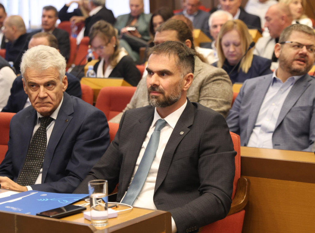 Mićin: Jednokratna pomoć od 20.000 dinara penzionerima, Soko ponovo staje u Petrovaradinu