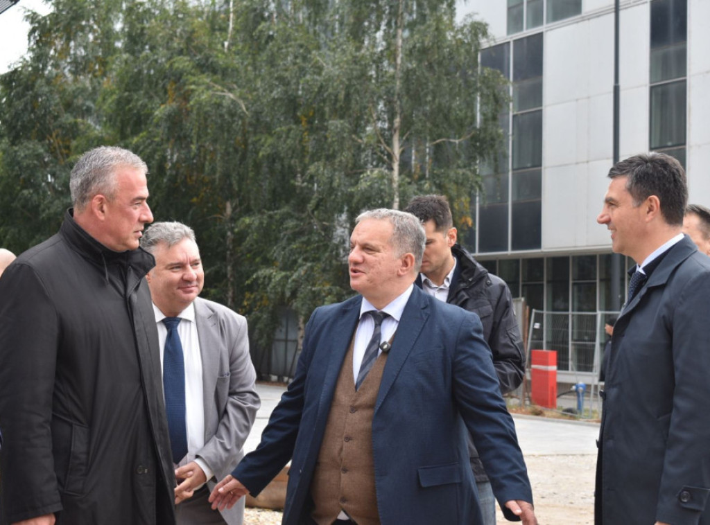 Dejan Vuk Stanković: Nastavićemo da ulažemo u građevinsku infrastrukturu škola u Srbiji