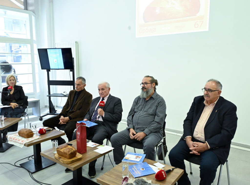 Vujadinović: Samo su naš narod i vojska pravili hleb od suvih šljiva