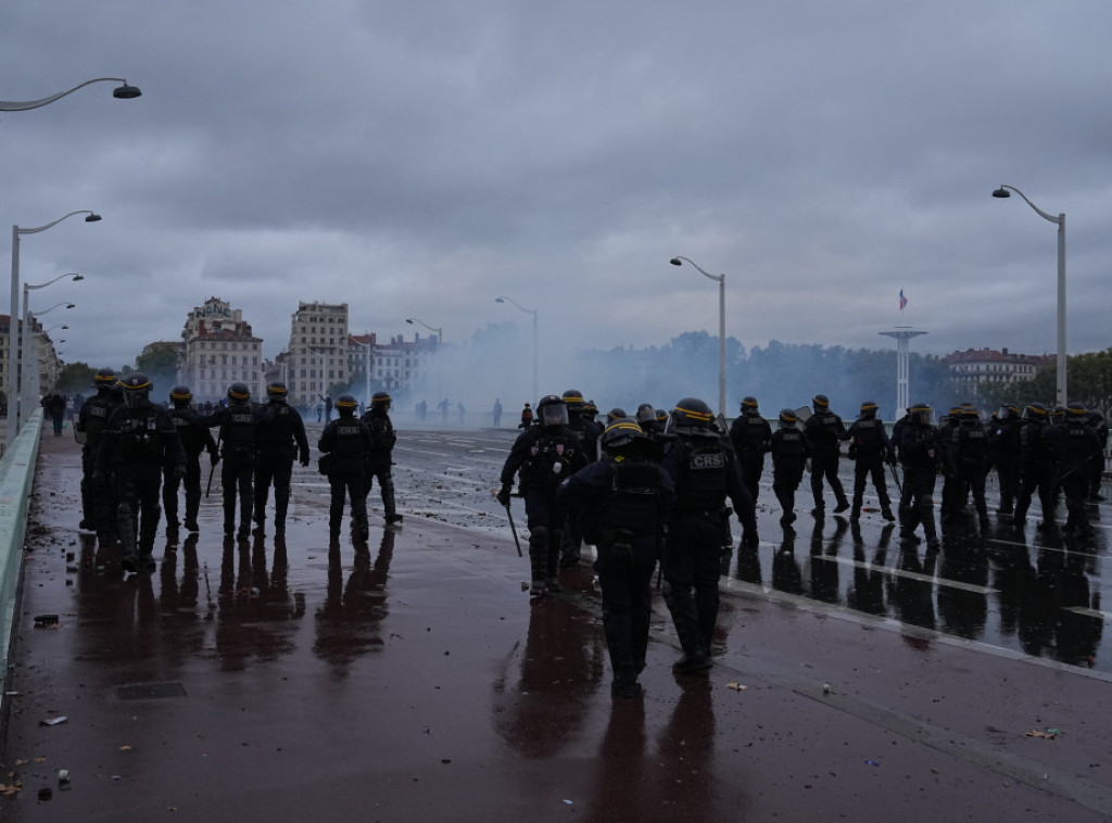 Francuska: Tokom demonstracija u Lionu privedeno 160 osoba od kojih 124 punoletne