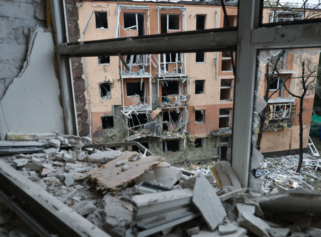 Najmanje jedna osoba poginula, tri osobe povređene u ruskom napadu na Kijev